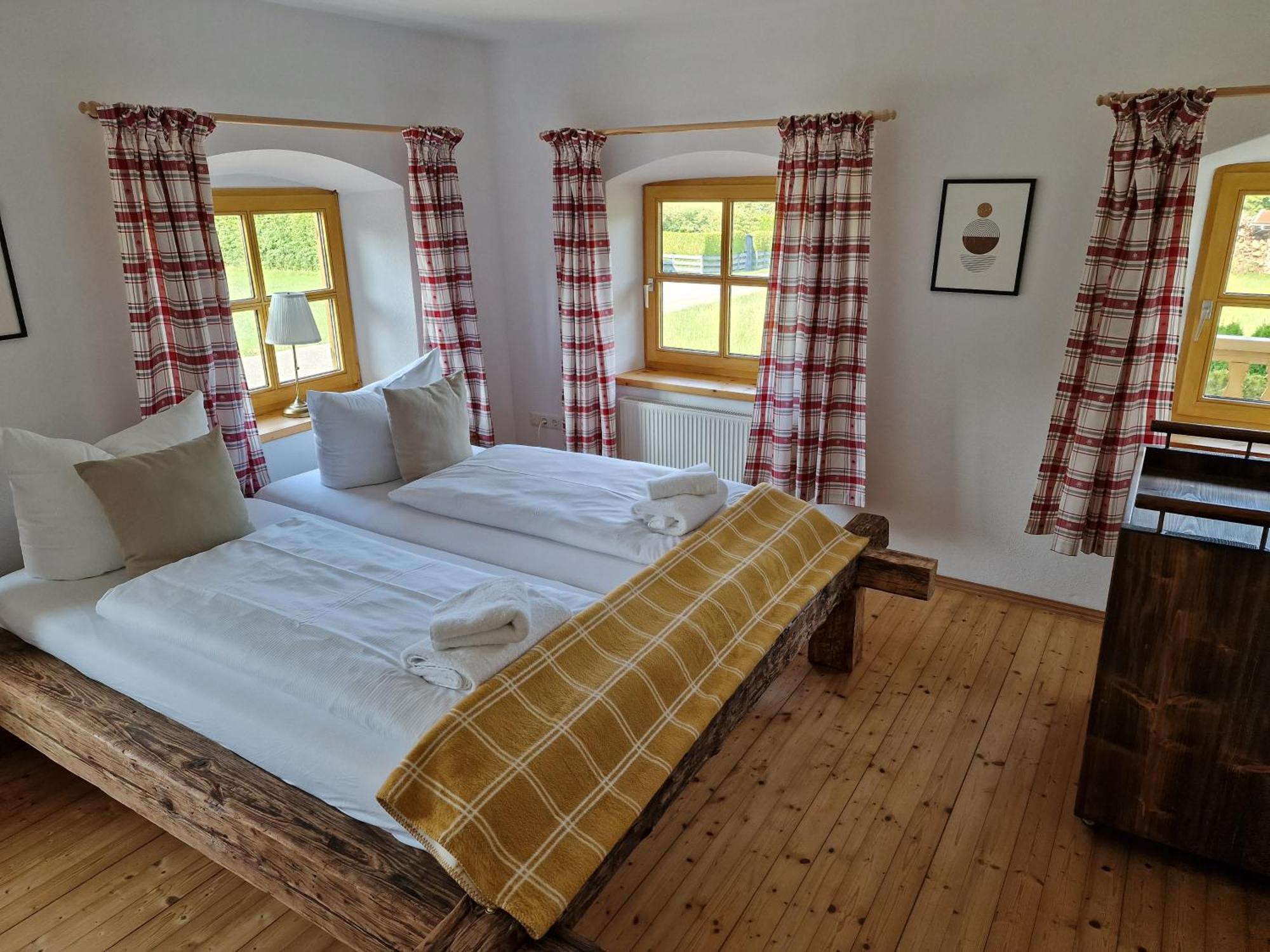 Seeberghof Hotel Frasdorf Exterior photo